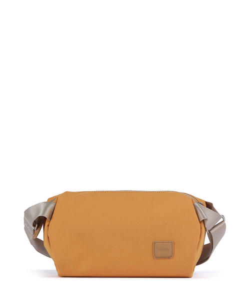sumka-bellroy-classic-3-sling-bag-iz-pererabotannogo-poliestera-i-neilona-tsvet-karamelnyi