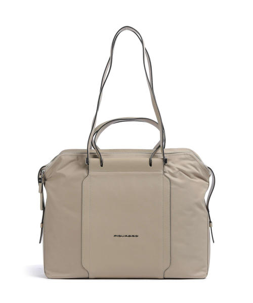 sumka-shopper-piquadro-w92t-14-diuimov-iz-pererabotannogo-neilona-bezhevogo-tsveta