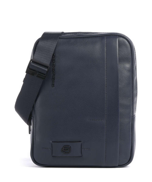 sumka-cherez-plecho-piquadro-w137-iz-zernistoi-korovei-kozhi-sinego-tsveta