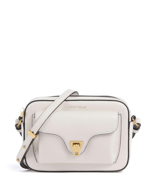 miagkaia-sumka-cherez-plecho-coccinelle-beat-iz-zernistoi-korovei-kozhi-belogo-tsveta