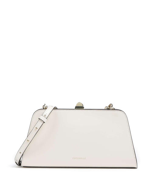 sumka-cherez-plecho-coccinelle-liv-iz-teliachei-kozhi-s-tonkoi-zernistoi-teksturoi-i-perlamutrovym