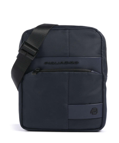 sumka-cherez-plecho-piquadro-wollem-iz-pererabotannogo-poliestera-tsvet-sinii