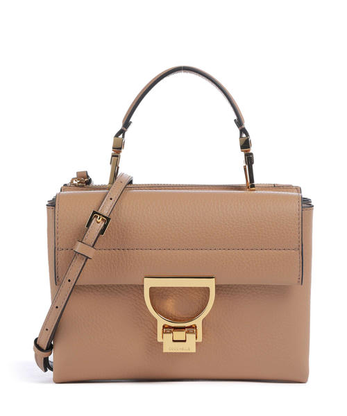 sumka-cherez-plecho-coccinelle-arlettis-iz-zernistoi-kozhi