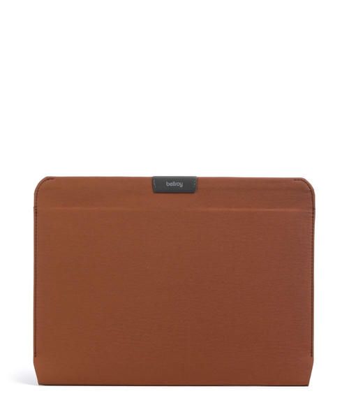 sumka-dlia-noutbuka-bellroy-sleeve-14-iz-pererabotannogo-poliestera-bronzovyi-tsvet