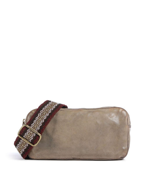 sumka-cherez-plecho-campomaggi-iz-korovei-kozhi-2