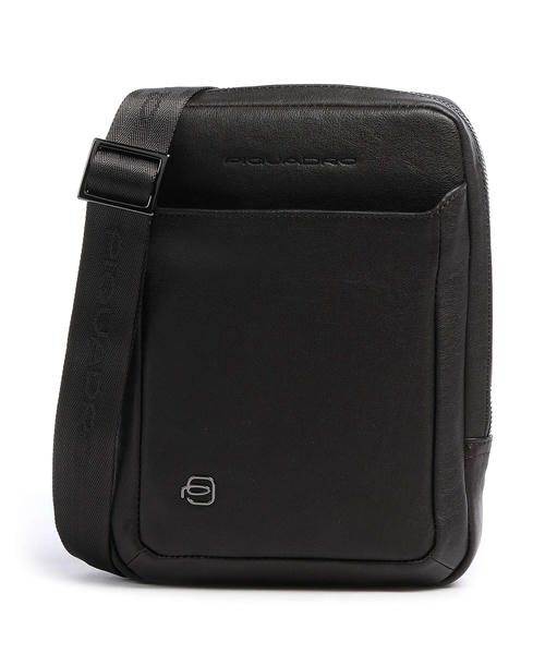 sumka-cherez-plecho-piquadro-black-square-iz-zernenoi-korovei-kozhi-testa-di-moro